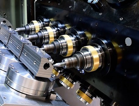 BENZ Hybrix: magazine an tool turret in one