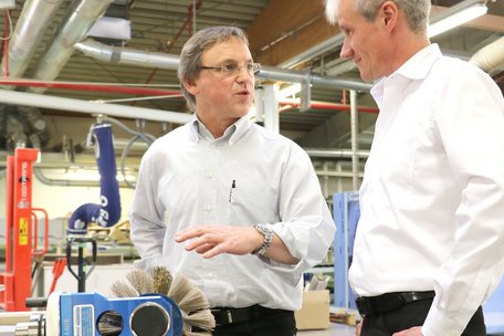 Case study Hoffmann Ladenbau: more flexible and varied than a brushing machine