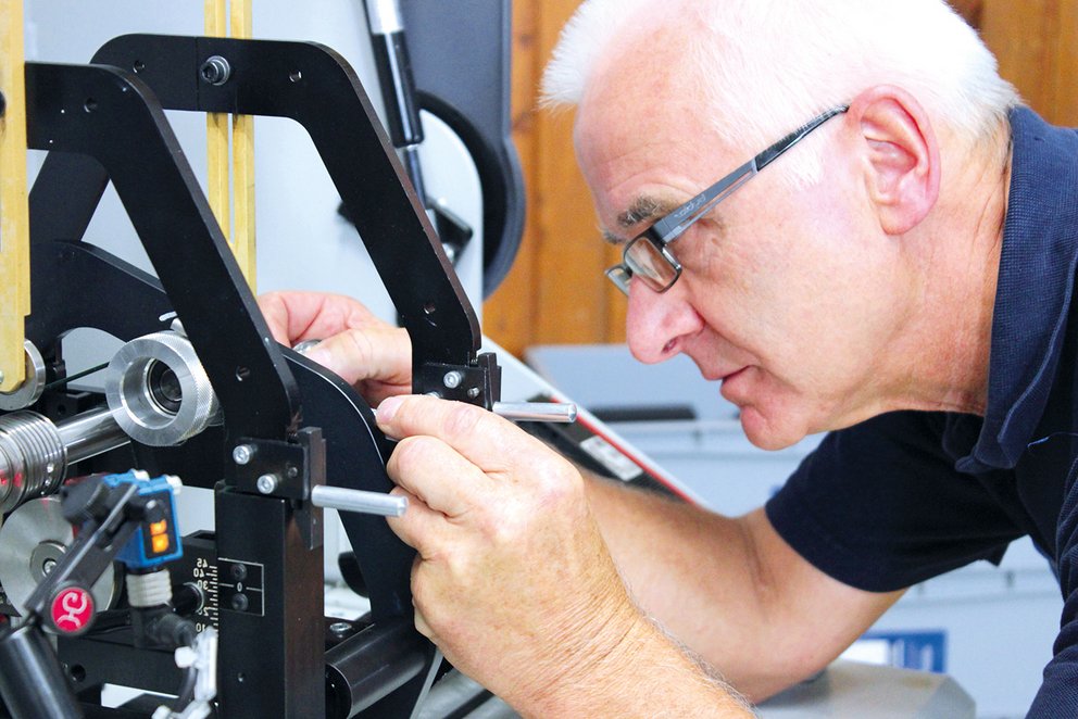 Worldwide on-site service: service technician