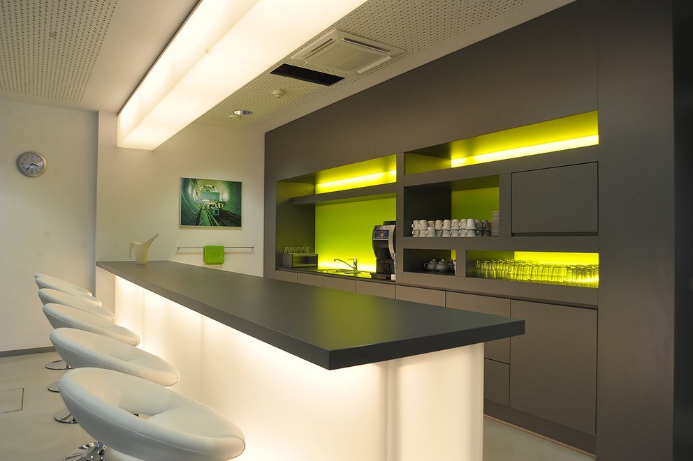 Kitchen construction with BENZ exchangeable units for CNC machines