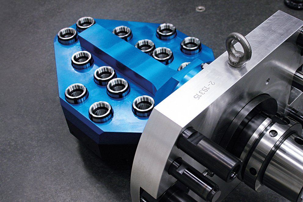 Multi-spindle head for brake caliper machining in the automotive industry