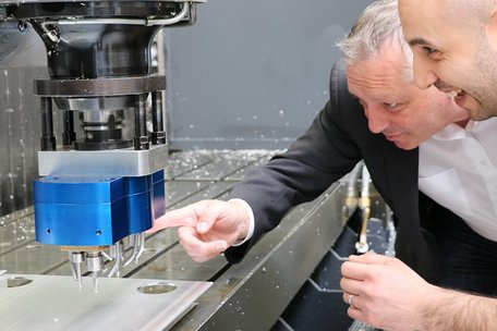 Application report Mack Alu-Systeme: Multi-spindle drilling heads for machining large-volume aluminum profiles