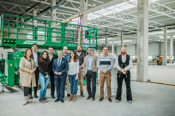 BENZ Tooling: ONEnewBENZ – gallery  of roofing ceremony