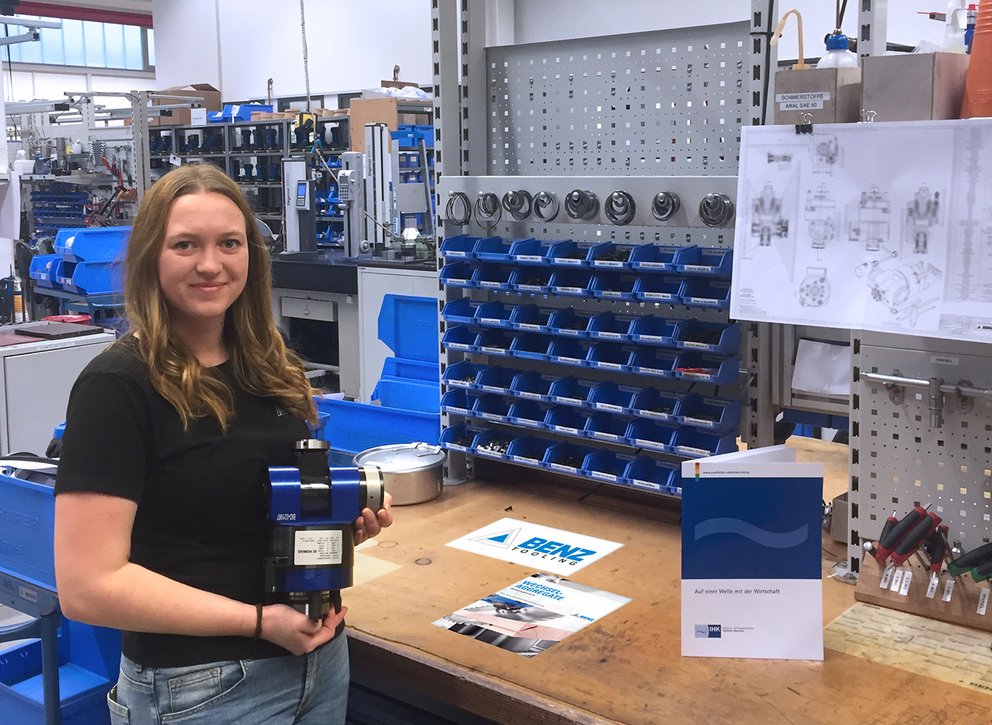 Hansgrohe SE: Christina Kienzle receives promotion award for trainees