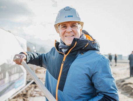 New construction project ONEnewBENZ: Managing Director Martin Schreiber